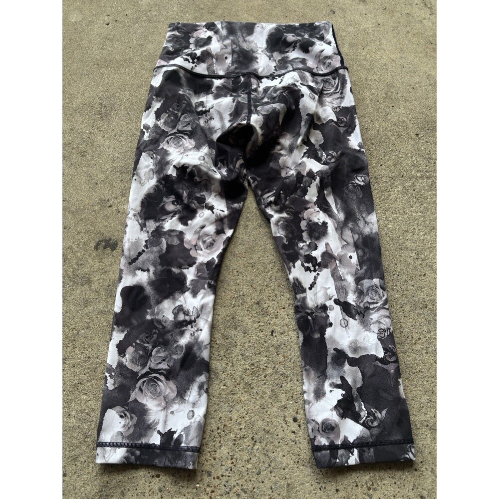 Lululemon Wunder Under High-Rise Crops In The Obscurred Floral Print Size 8 - Picture 5 of 10